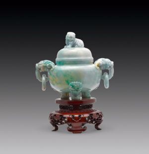 翡翠《三足炉》
